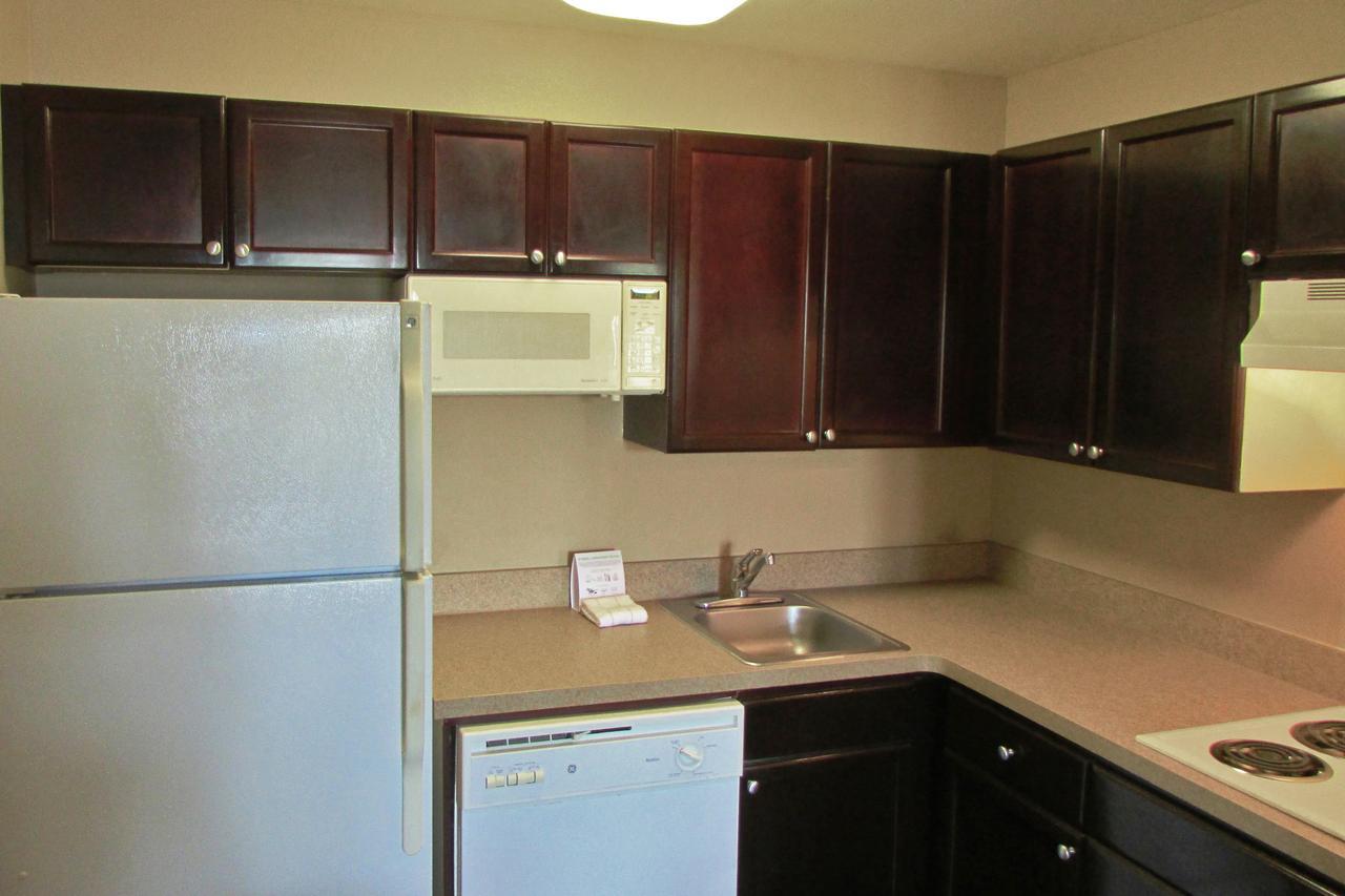 Extended Stay America Suites - Detroit - Auburn Hills - Featherstone Rd Екстериор снимка