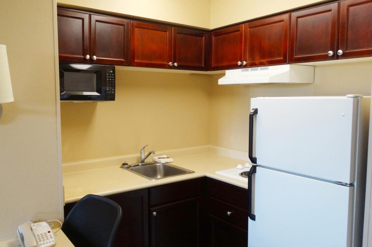Extended Stay America Suites - Detroit - Auburn Hills - Featherstone Rd Екстериор снимка